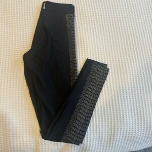 Ultracor leggings with holographic snakeskin pattern